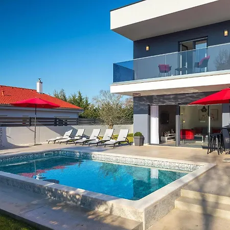 Holiday home Emica