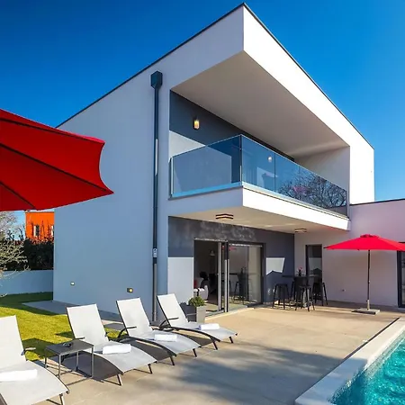 Emica Holiday home Sisan
