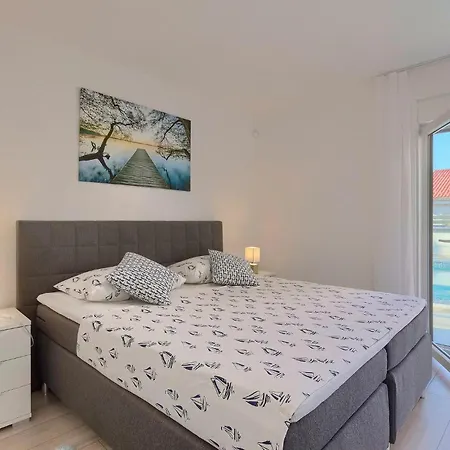 Emica Holiday home Sisan